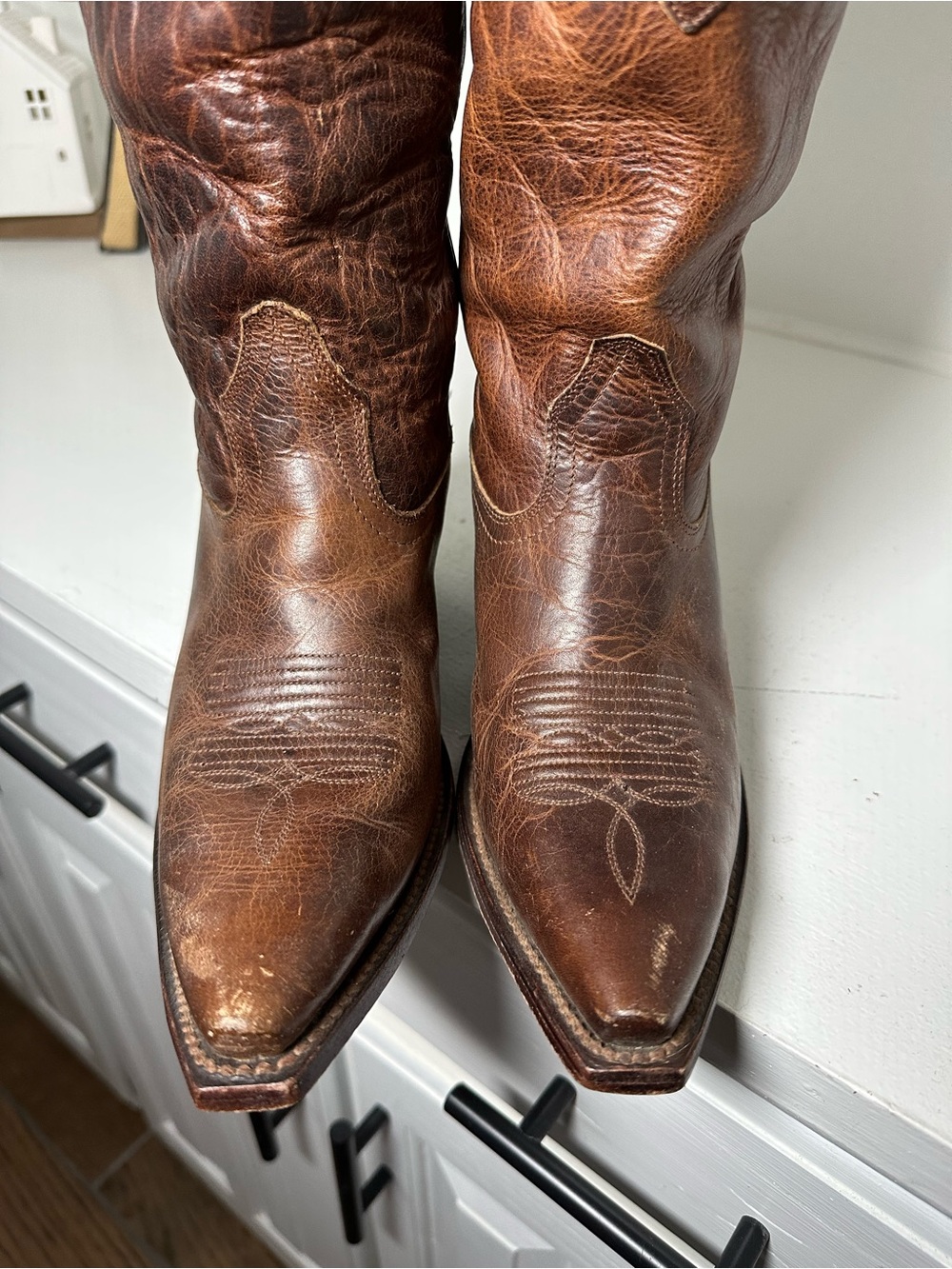 **SOLD**Shyanne Tall Cowboy Boots Womens 7 Brown Leather Western Studded Cowgirl - Picture 3 of 10
